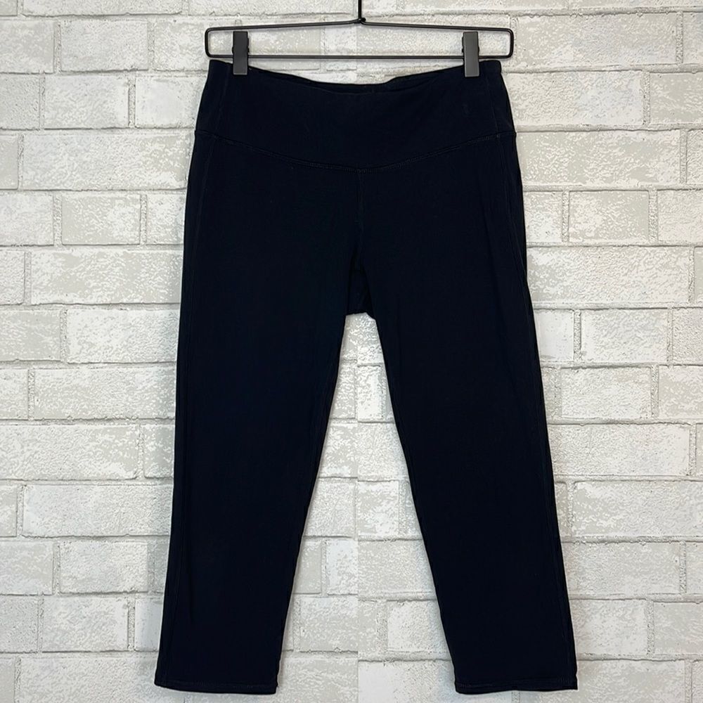Athleta Black Chaturanga Capri Crop Leggings M